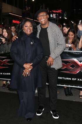 LOS ANGELES - JAN 19: LaTanya Richardson, Samuel L. Jackson at the xXx: Return Of Xander Cage Premiere at TCL Chinese Theater IMAX on January 19, 2017 in Los Angeles, CA  Copyright: xKathyxHutchinsx xIPAx