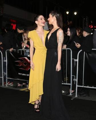 LOS ANGELES - JAN 19: Lisa Origliasso, Jess Origliasso at the xXx: Return Of Xander Cage Premiere at TCL Chinese Theater IMAX on January 19, 2017 in Los Angeles, CA  Copyright: xKathyxHutchinsx xIPAx