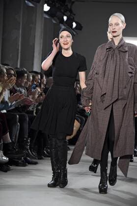 Isabel Vollrath mit Model bei der I VR Isabel Vollrath Fashion Show auf der Mercedes-Benz Fashion Week Berlin Autumn Winter 2017. Berlin, 20.01.2017 Foto:xF.xKernx xFuturexImage
