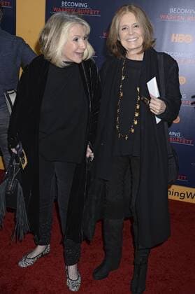 Sheila Nevins und Gloria Steinem bei der Premiere der HBO-Dokumentation Becoming Warren Buffett im Museum of Modern Art. New York, 19.01.2017 Foto:xD.xVanxTinex xFuturexImage