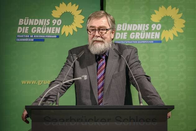 Die Fraktionen des Bündnis90 die Grünen, des Stadtrates und des Regionalverbandes Saarbrücken laden am Donnerstag (19.01.2017) zum Neujahrsempfang in den Festsaal des Saarbrücker Schlosses in Saarbrücken. Dabei verleihen sie den Nachhaltigkeitspreis 2017 an die Kunstschule Kassiopeia und die Bürgerinitiative Saubere Luft für die Warndtgemeinden. Im Bild: MAnfred Jost, Fraktionsvorsitzender im Regionalverband Saarbrücken Gruene19011701D.jpg