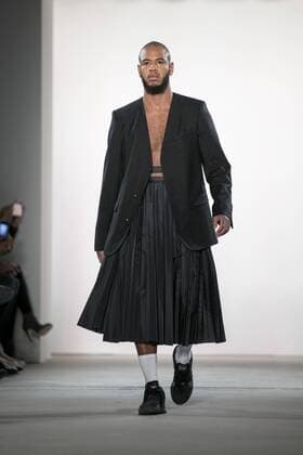 Bilder des Tages January 20, 2017 - Berlin, Germany - A model runs the runway at the Sadak Show during the Mercedes-Benz Fashion Week Berlin A W 2017 at Kaufhaus Jandorf in Berlin, Germany on January 20, 2017. Berlin Germany  - ZUMAn230 20170120_zaa_n230_051