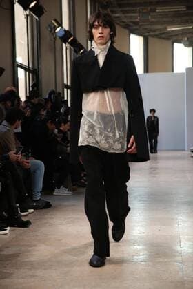 Paris Fashion Week, Modenschau ANN DEMEULEMEESTER - Paris, Frankreich - 20 01 2017 stephanechemin panoramic 