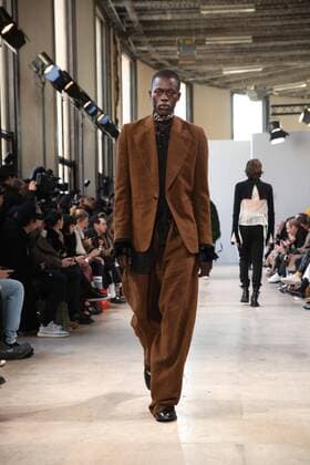 Paris Fashion Week, Modenschau ANN DEMEULEMEESTER - Paris, Frankreich - 20 01 2017 stephanechemin panoramic 