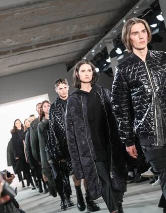 (170121) -- BERLIN, Jan. 21, 2017 -- Models display creations of Odeur Studios during the Mercedes-Benz Fashion Week Berlin Autumn Winter 2017 in Berlin, capital of Germany, on Jan. 20, 2017. The 4-day Mercedes-Benz Fashion Week Berlin Autumn Winter 2017 ended on Friday. ) (zcc) GERMANY-BERLIN-FASHION WEEK-CLOSING ShanxYuqi 