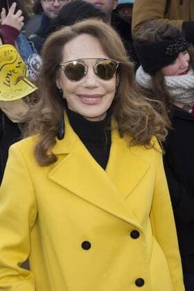 Marisa Berenson CELEBRITES : Arrivees des invites au defile Dior - Paris - 21 01 2017 JBAutissier Panoramic 