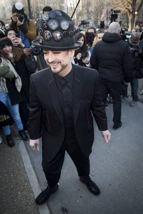 Boy George CELEBRITES : Arrivees des invites au defile Dior - Paris - 21 01 2017 JBAutissier Panoramic 