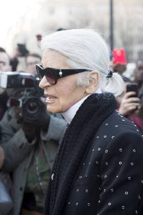 Bilder des Tages Karl Lagerfeld CELEBRITES : Arrivees des invites au defile Dior - Paris - 21 01 2017 JBAutissier Panoramic 