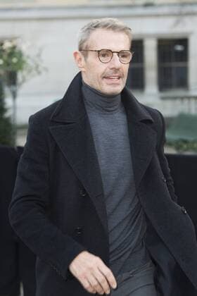 Lambert Wilson CELEBRITES : Arrivees des invites au defile Dior - Paris - 21 01 2017 JBAutissier Panoramic 