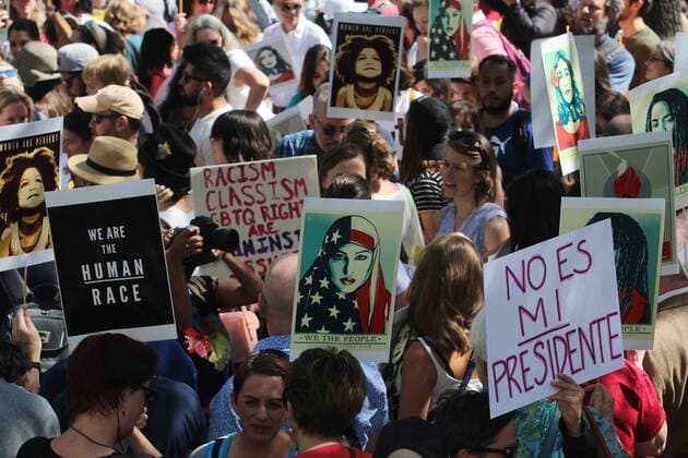 Women s March in Mexiko Stadt January 21, 2017 - Mexico - EUM20170121ACT07.JPG.CIUDAD DE MEXICO Protest Protesta-Trump Mexico.- Mujeres estadounidenses y mexicanas realizan una protesta en las inmediaciones de la Embajada de Estados Unidos en Mexico ante la toma de protesta de Donald Trump como presidente de EU, el 21 de enero de 2017.  - ZUMAu78_ 20170121_zaf_u78_028