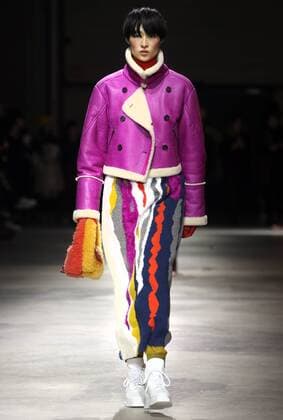 A model takes to the catwalk during the presentation of Kenzo s show as part of the Fall-Winter 2017-18 fashion collections in Paris on January 22, 2017.  PAR20170122110 MAYAxVIDON-WHITE