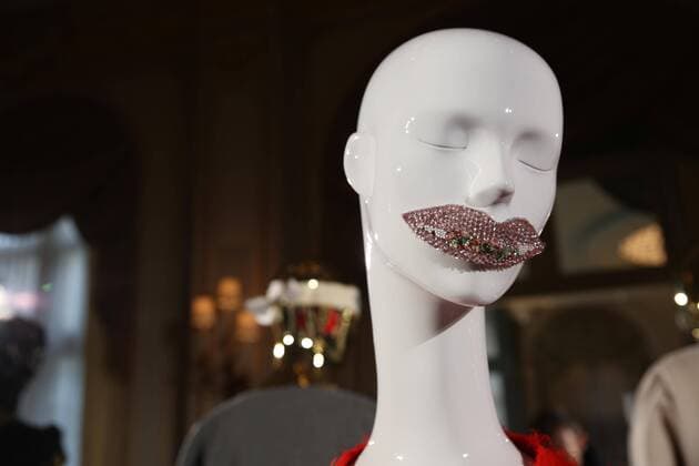 Fashion Week Haute couture - Liu Chao - Paris - 23 01 2017 CELEBRITES : Fashion Week Haute couture - Liu Chao - Paris - 23 01 2017 STEPHANEChemin panoramic 