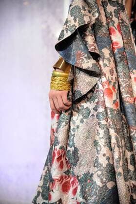 France: Yumi Katsura show A mode walk the catwalk of Yumi Katsura show at Paris fashion week haute Couture SS 2017.  GaetanoxPiazzolla