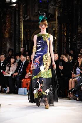 France: Yumi Katsura show A mode walk the catwalk of Yumi Katsura show at Paris fashion week haute Couture SS 2017.  GaetanoxPiazzolla