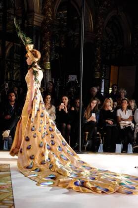 France: Yumi Katsura show A mode walk the catwalk of Yumi Katsura show at Paris fashion week haute Couture SS 2017.  GaetanoxPiazzolla