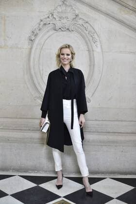 214987 Valentin Paoli Starface 2017-01-23 Paris France Paris Fashion Week 2017. Defile Dior. People. Photocall. Herzigova, Eva  Copyright: xValentinxPaolix xStarfacex STAR_214987_036