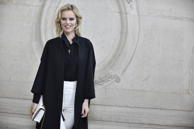214987 Valentin Paoli Starface 2017-01-23 Paris France Paris Fashion Week 2017. Defile Dior. People. Photocall. Herzigova, Eva  Copyright: xValentinxPaolix xStarfacex STAR_214987_118