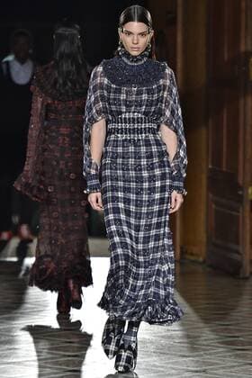 215001 Marineau Starface 2017-01-23 Paris France Paris Fashion Week 2017. Défilé Haute Couture Givenchy. Paris Fashion Week 2017. Haute Couture Fashion Show Givenchy. Givenchy, spring-summer 2017 Paris, France Editorial use only Jenner, Kendall  Copyright: xMarineaux STAR_215001_002