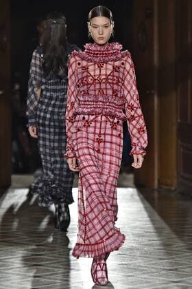 215001 Marineau Starface 2017-01-23 Paris France Paris Fashion Week 2017. Défilé Haute Couture Givenchy. Paris Fashion Week 2017. Haute Couture Fashion Show Givenchy. Givenchy, spring-summer 2017 Paris, France Editorial use only _sans_perso  Copyright: xMarineaux STAR_215001_006