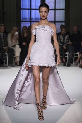215004 Marineau Starface 2017-01-23 Paris France Paris Fashion week. Defile Haute Couture Printemps ete 2017 Giambattista Valli. Giambattista Valli , Couture, spring-summer 2017 Paris, France Paris Fashion Week 2017. Haute Couture Fashion Show Giambattista Valli. Editorial use only _sans_perso  Copyright: xMarineaux STAR_215004_023