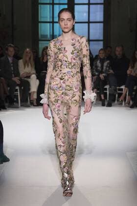 215004 Marineau Starface 2017-01-23 Paris France Paris Fashion week. Defile Haute Couture Printemps ete 2017 Giambattista Valli. Giambattista Valli , Couture, spring-summer 2017 Paris, France Paris Fashion Week 2017. Haute Couture Fashion Show Giambattista Valli. Editorial use only _sans_perso  Copyright: xMarineaux STAR_215004_037