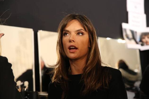 Fashion Week Haute couture - Ralf et Russo - Paris - 23 01 2017 Alessandra Ambrosio CELEBRITES : Fashion Week Haute couture - Ralph et Russo - Paris - 23 01 2017 STEPHANEChemin panoramic 