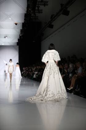 Fashion Week Haute couture - Ralf et Russo - Paris - 23 01 2017 CELEBRITES : Fashion Week Haute couture - Ralph et Russo - Paris - 23 01 2017 STEPHANEChemin panoramic 