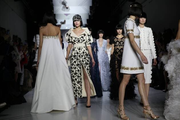 Fashion Week Haute couture - Ralf et Russo - Paris - 23 01 2017 CELEBRITES : Fashion Week Haute couture - Ralph et Russo - Paris - 23 01 2017 STEPHANEChemin panoramic 