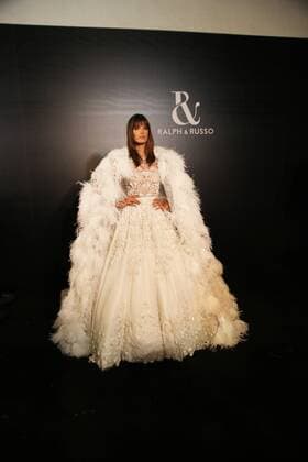 Fashion Week Haute couture - Ralf et Russo - Paris - 23 01 2017 Alessandra Ambrosio CELEBRITES : Fashion Week Haute couture - Ralph et Russo - Paris - 23 01 2017 STEPHANEChemin panoramic 