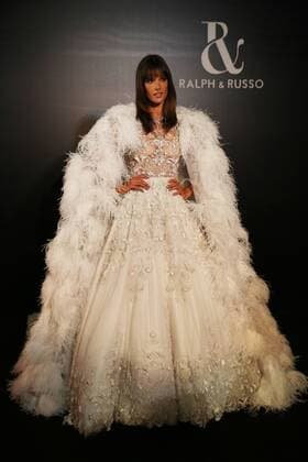 Fashion Week Haute couture - Ralf et Russo - Paris - 23 01 2017 Alessandra Ambrosio CELEBRITES : Fashion Week Haute couture - Ralph et Russo - Paris - 23 01 2017 STEPHANEChemin panoramic 