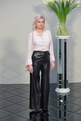 Paris Fashion Week - Prominente bei Chanel 215015 Serge Arnal Starface 2017-01-24 France Paris Fashion week. Defile Haute Couture Printemps ete 2017. CHANEL. People. Cassel, Cécile  Copyright: xSergexArnalx xStarfacex STAR_215015_040