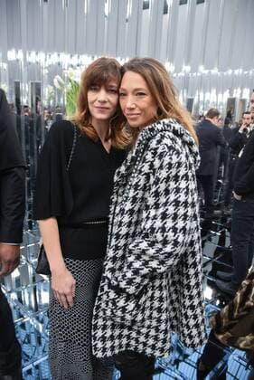 Paris Fashion Week - Prominente bei Chanel 215015 Serge Arnal Starface 2017-01-24 France Paris Fashion week. Defile Haute Couture Printemps ete 2017. CHANEL. People. Smet, Laura; Sallette, Céline  Copyright: xSergexArnalx xStarfacex STAR_215015_057