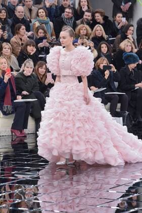 215015 Serge Arnal Starface 2017-01-24 France Paris Fashion week. Defile Haute Couture Printemps ete 2017. CHANEL. People. Depp-Paradis, Lily Rose  Copyright: xSergexArnalx xStarfacex STAR_215015_066