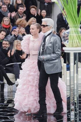 215015 Serge Arnal Starface 2017-01-24 France Paris Fashion week. Defile Haute Couture Printemps ete 2017. CHANEL. People. Lagerfeld, Karl; Depp-Paradis, Lily Rose  Copyright: xSergexArnalx xStarfacex STAR_215015_074
