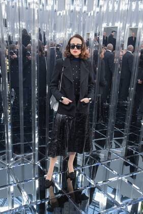 Paris Fashion Week - Prominente bei Chanel 215015 Serge Arnal Starface 2017-01-24 France Paris Fashion week. Defile Haute Couture Printemps ete 2017. CHANEL. People. Berest, Anne  Copyright: xSergexArnalx xStarfacex STAR_215015_130