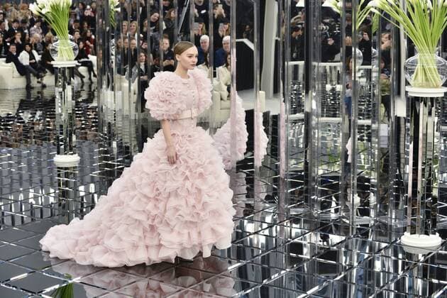 215020 Valentin Paoli Starface 2017-01-24 Paris France Defile Haute Couture Printemps ete 2017. Chanel Depp-Paradis, Lily Rose  Copyright: xValentinxPaolix xStarfacex STAR_215020_069