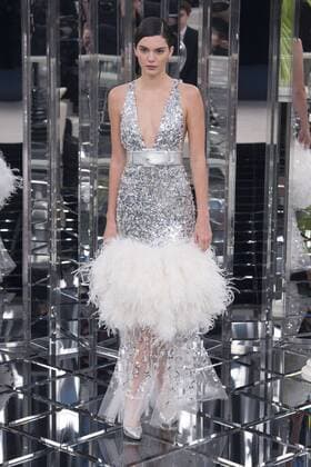 215021 Marineau Starface 2017-01-24 Paris France Paris Fashion week. Defile Haute Couture Printemps ete 2017. CHANEL. Paris Fashion week. Defile Haute Couture Spring Summer 2017. CHANEL. Chanel, Couture, spring-summer 2017 Paris, France Editorial use only Jenner, Kendall  Copyright: xMarineaux STAR_215021_064