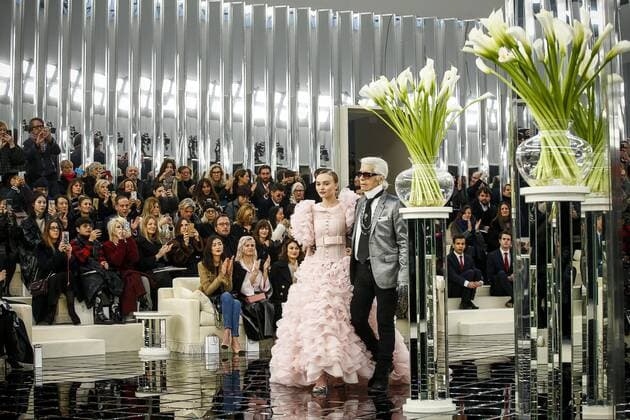 Entertainment Bilder der Woche Themen der Woche Bilder des Tages 215021 Marineau Starface 2017-01-24 Paris France Paris Fashion week. Defile Haute Couture Printemps ete 2017. CHANEL. Paris Fashion week. Defile Haute Couture Spring Summer 2017. CHANEL. Chanel, Couture, spring-summer 2017 Paris, France Editorial use only Lagerfeld, Karl; Depp-Paradis, Lily Rose  Copyright: xMarineaux STAR_215021_074