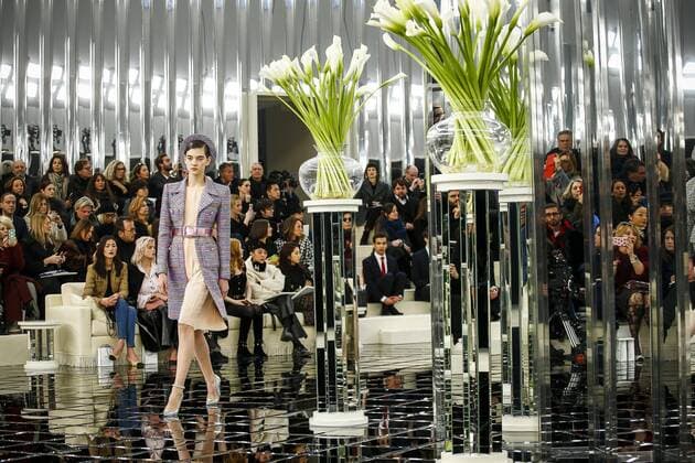 Bilder des Tages 215021 Marineau Starface 2017-01-24 Paris France Paris Fashion week. Defile Haute Couture Printemps ete 2017. CHANEL. Paris Fashion week. Defile Haute Couture Spring Summer 2017. CHANEL. Chanel, Couture, spring-summer 2017 Paris, France Editorial use only _sans_perso  Copyright: xMarineaux STAR_215021_091
