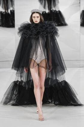 215029 Marineau Starface 2017-01-24 Paris France Paris Fashion week. Defile Haute Couture Printemps ete 2017 Alexis Mabille. Alexis Mabille Couture, spring-summer 2017 Paris, France Editorial use only _sans_perso  Copyright: xMarineaux STAR_215029_010