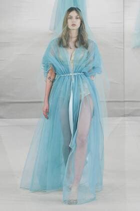 215029 Marineau Starface 2017-01-24 Paris France Paris Fashion week. Defile Haute Couture Printemps ete 2017 Alexis Mabille. Alexis Mabille Couture, spring-summer 2017 Paris, France Editorial use only _sans_perso  Copyright: xMarineaux STAR_215029_016