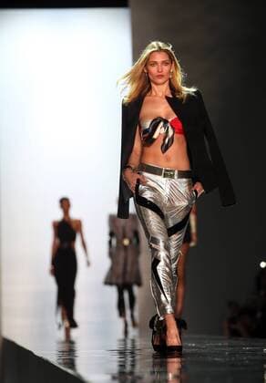 A model takes to the catwalk during the presentation of Alexandre Vauthier s show as part of the Fall-Winter 2017-18 fashion collections in Paris on January 24, 2017.  PAR20170124112 MAYAxVIDON-WHITE