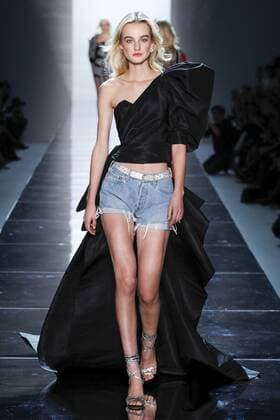 215043 Marineau Starface 2017-01-24 Paris France Paris Fashion week. Defile Haute Couture Printemps ete 2017. Alexandre Vauthier. Paris Fashion week. Defile Haute Couture Spring Summer 2017 Alexandre Vauthier. Alexandre Vauthier, spring-summer 2017 Paris, France Editorial use only _sans_perso  Copyright: xMarineaux STAR_215043_015