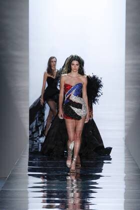 215043 Marineau Starface 2017-01-24 Paris France Paris Fashion week. Defile Haute Couture Printemps ete 2017. Alexandre Vauthier. Paris Fashion week. Defile Haute Couture Spring Summer 2017 Alexandre Vauthier. Alexandre Vauthier, spring-summer 2017 Paris, France Editorial use only Jenner, Kendall  Copyright: xMarineaux STAR_215043_045