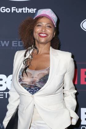 LOS ANGELES - JAN 23: Lisa Nicole Carson at the BET s The New Edition Story Premiere Screening at Paramount Studios on January 23, 2017 in Los Angeles, CA  Copyright: xHPAx xIPAx