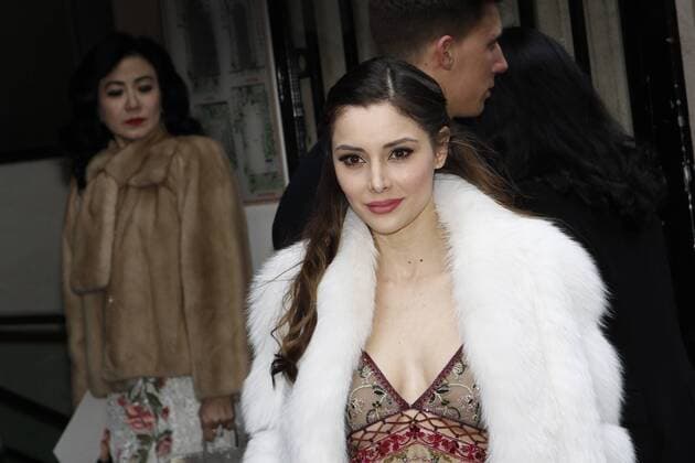 Deborah Valdez Hung CELEBRITES : Arrivees au defile Elie Saab - Paris - 25 01 2017 MichaelBaucher Panoramic 