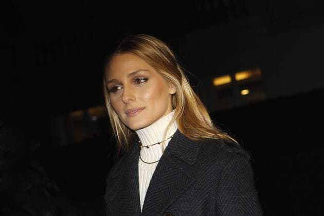 Olivia Palermo CELEBRITES : Ankunft Modenschau - Valentino - Paris - 25 01 2017 MichaelBaucher Panoramic 
