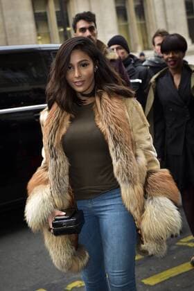 Majda Sakho CELEBRITES : Ankunft Modenschau - JP Gaultier - Paris - 25 01 2017 JBAutissier Panoramic 