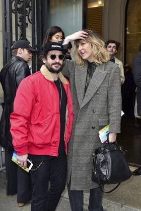 Daphne Burki et Gunther Love CELEBRITES : Ankunft Modenschau - JP Gaultier - Paris - 25 01 2017 JBAutissier Panoramic 