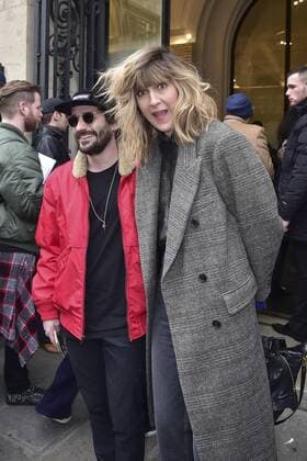 Daphne Burki et Gunther Love CELEBRITES : Ankunft Modenschau - JP Gaultier - Paris - 25 01 2017 JBAutissier Panoramic 